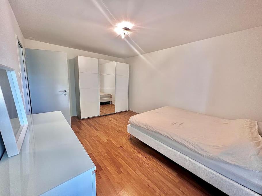 Moderne Wohnung Am Flughafen Opfikon-Glattbrugg ภายนอก รูปภาพ